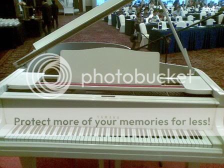 Pianoputih1.jpg